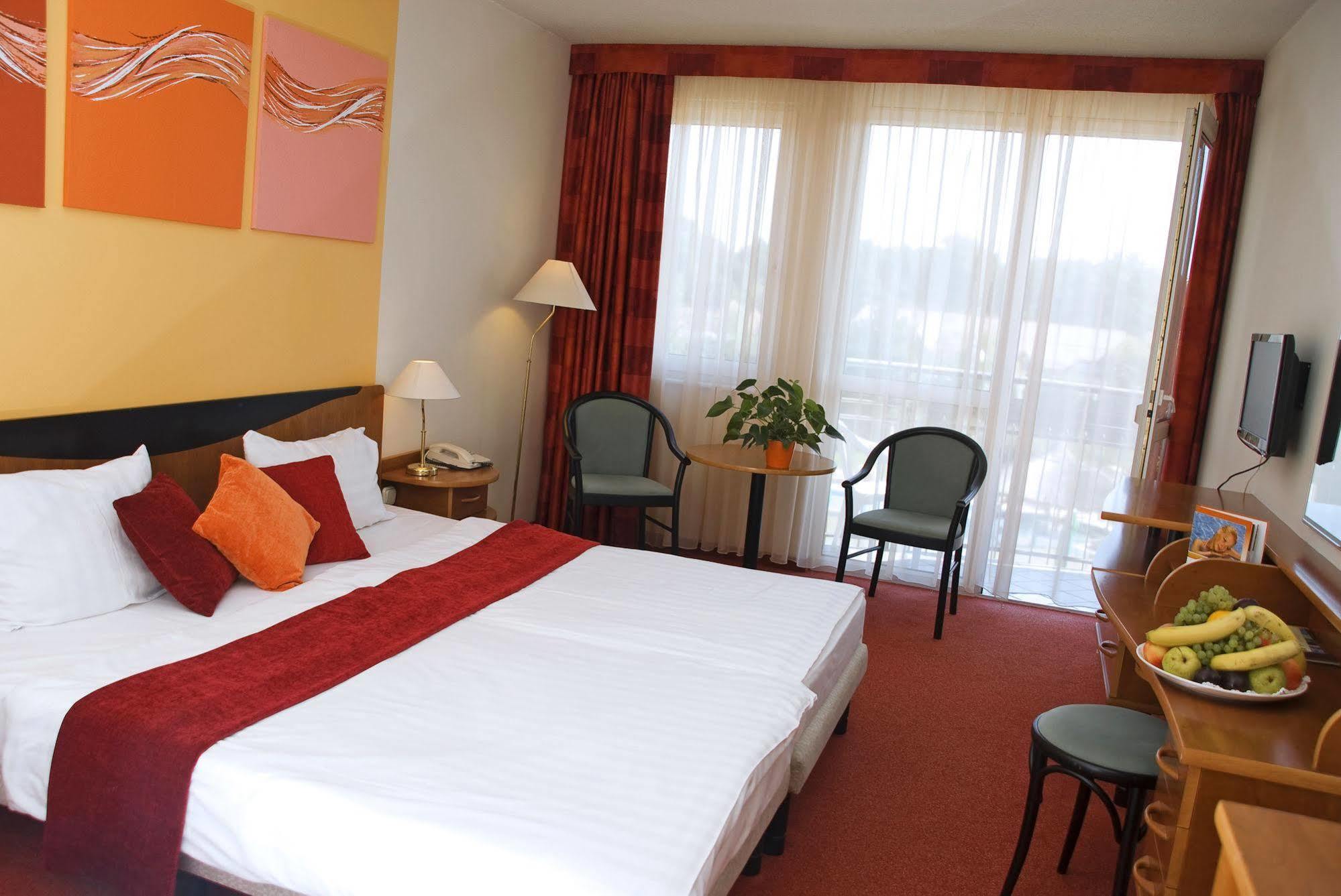 Hotel Europa Fit Heviz Bagian luar foto